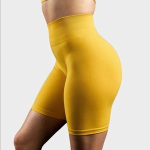 Alphalete amplify biker short NEW!